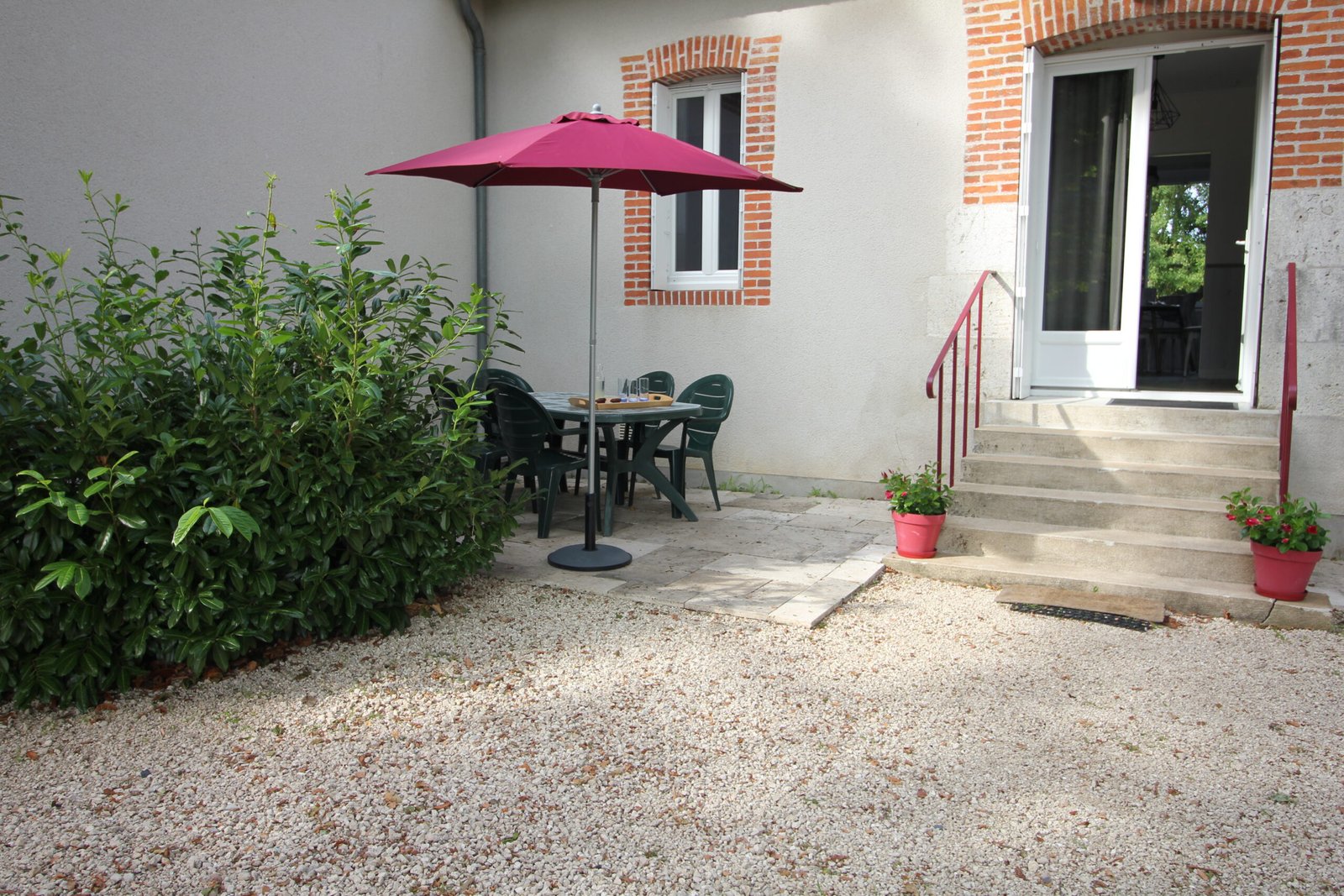 Terrasse du gîte les Platanes
