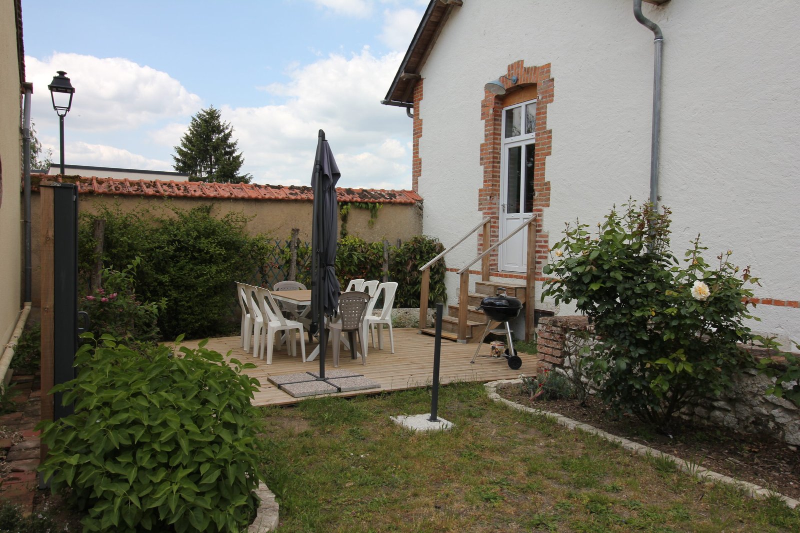 Terrasse du gîte le Sophora